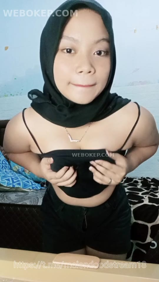 Bokep Mahasiswi Mela Main Sama Bantal